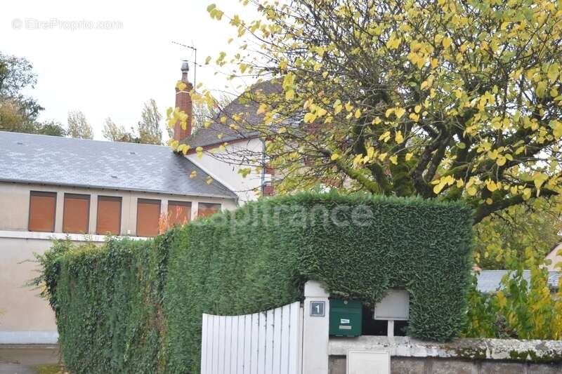 Maison à SANCERGUES