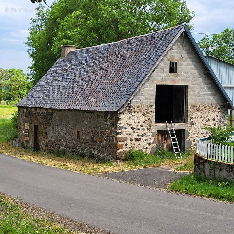 Maison à SEGUR-LES-VILLAS