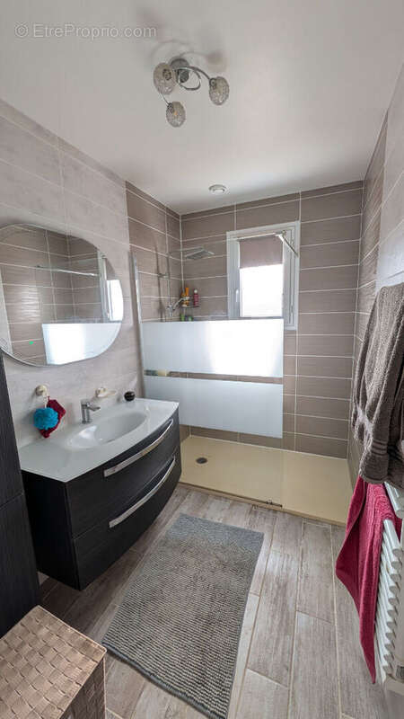 Maison à CHAMPAGNE-LES-MARAIS