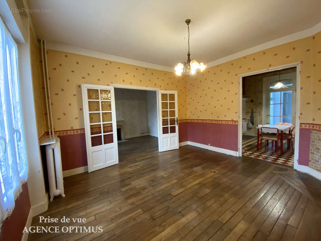 Maison à VILLENEUVE-LA-GUYARD