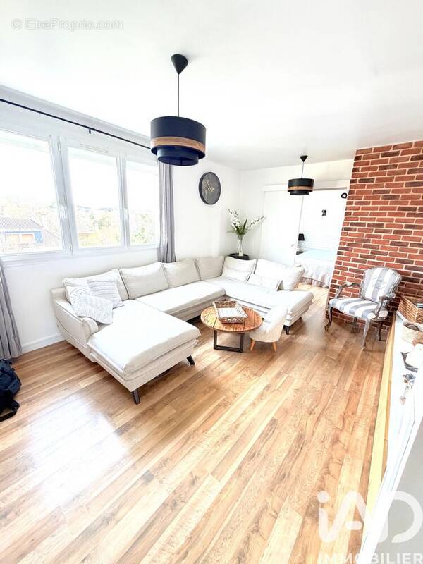 Photo 1 - Appartement à CORMELLES-LE-ROYAL