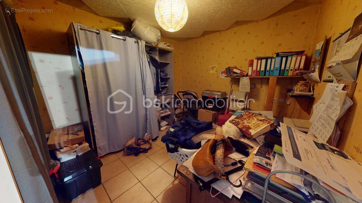 Maison à COURCELLES