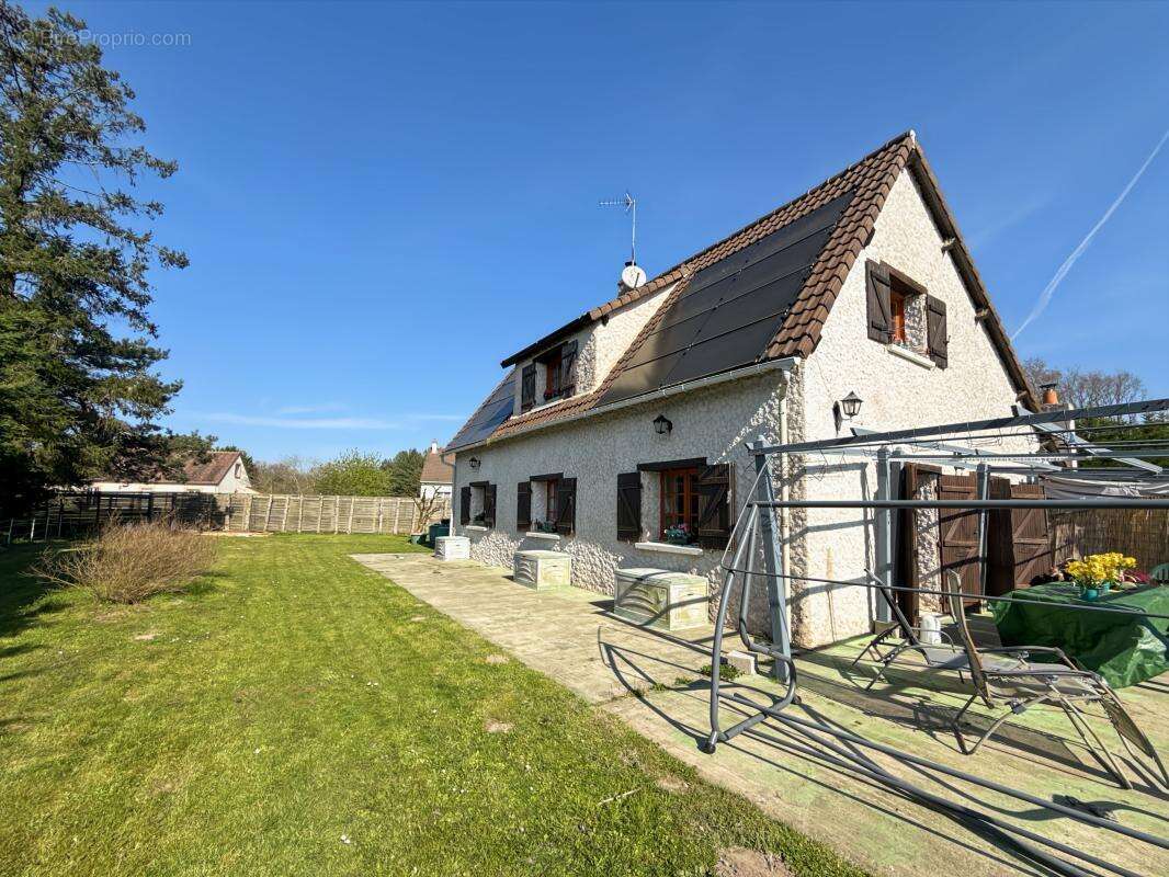 Maison à LASSAY-SUR-CROISNE