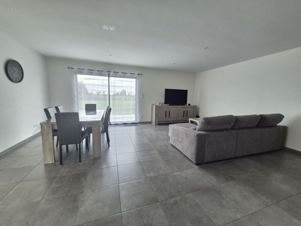 Maison à NEUFCHATEL-EN-BRAY