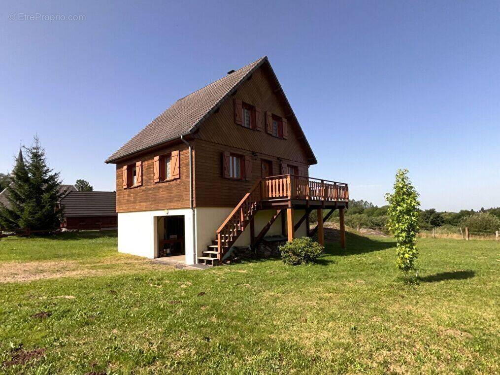 Maison à SAINT-GENES-CHAMPESPE