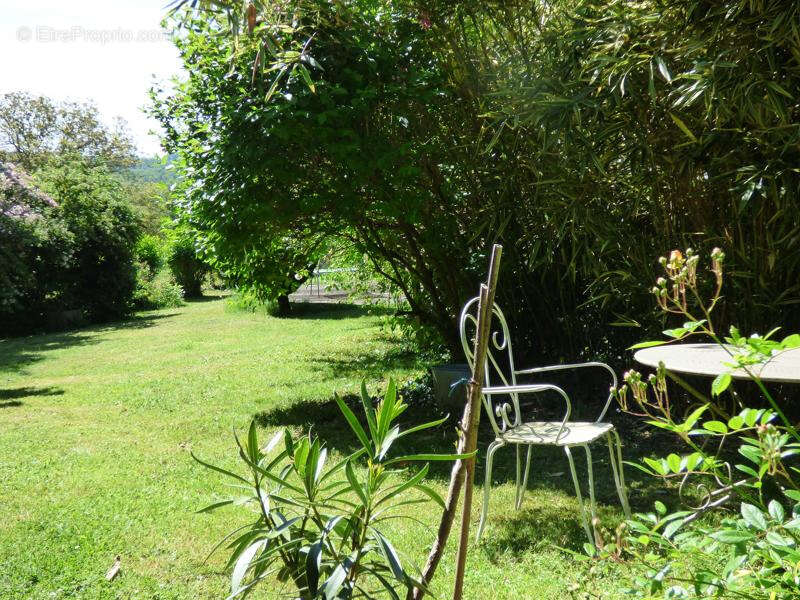 Proche Pompadour, en voie sans issue, dans petit hameau - photo 30