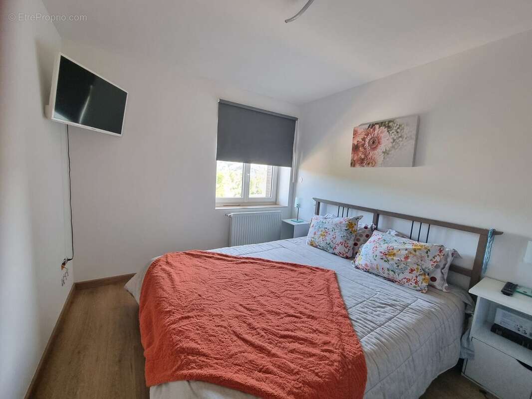 Appartement 57 m² à Givors  - photo 6
