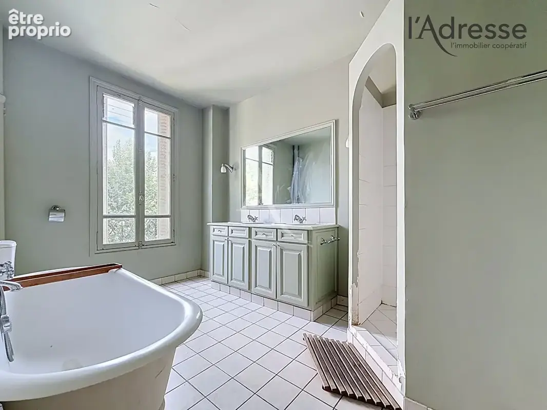 PUTEAUX/ Centre-Ville - Maison 8 pièces 168m² - 126m² d'Extérieurs - photo 10