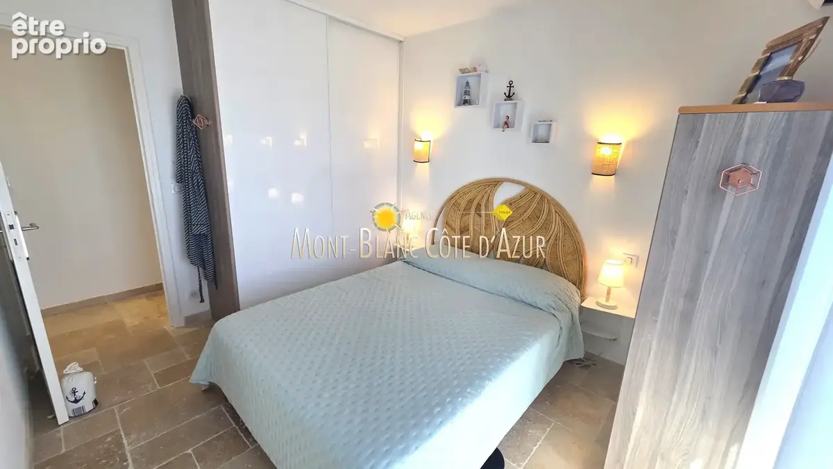 Appartement type villa sur le toit de 80 m2 environ, 3 chambres, vue mer, terrasse 100 m2, garage, cave - photo 20