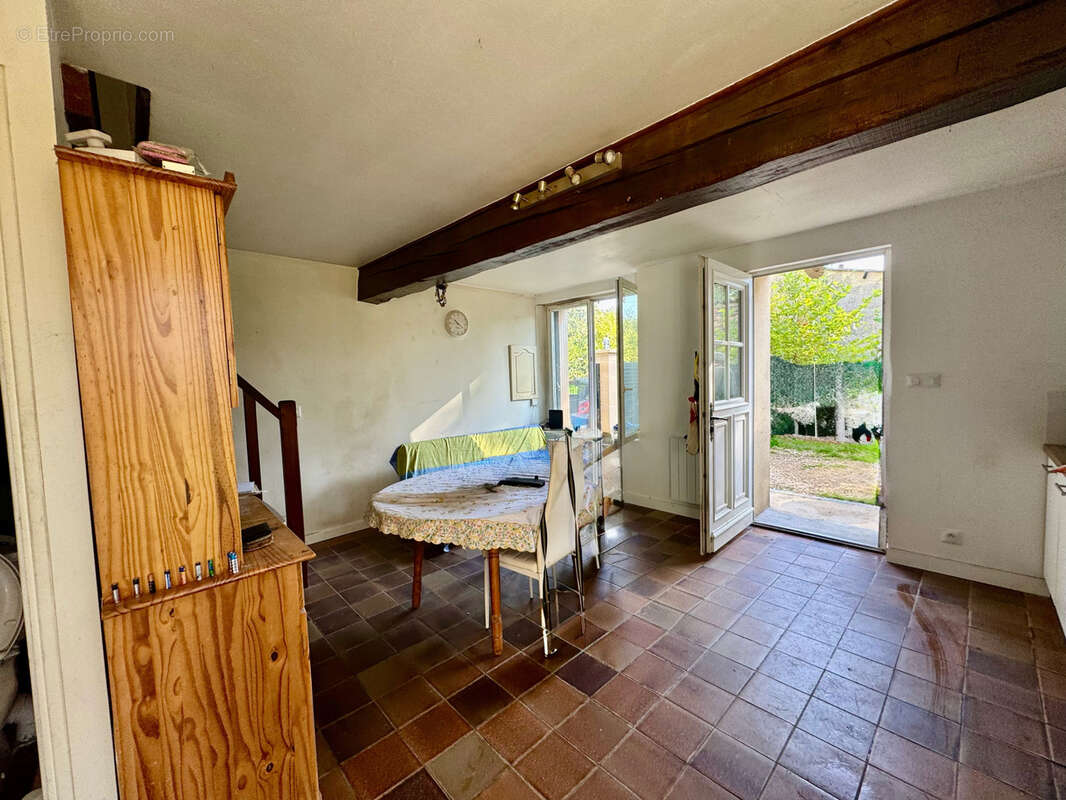 Maison à HOUDAN