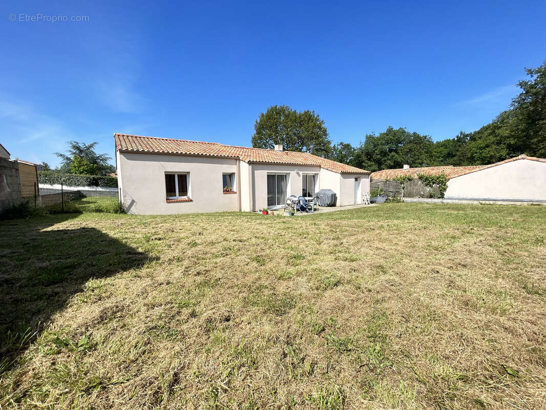 Maison à CUGAND