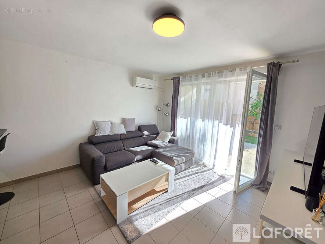 Appartement à CARROS