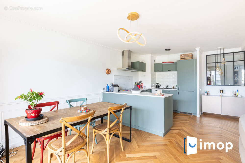 Appartement à LES PAVILLONS-SOUS-BOIS