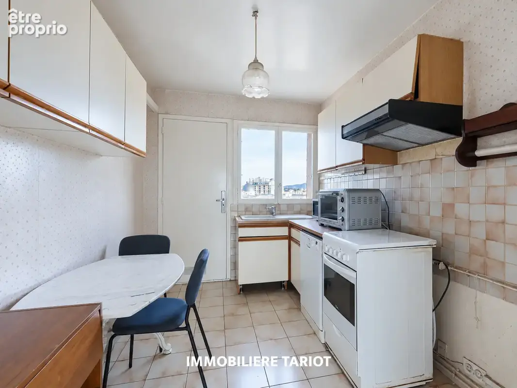 Saint pierre - 13005 - t3 traversant + balcon et parking - vue degagée - photo 9