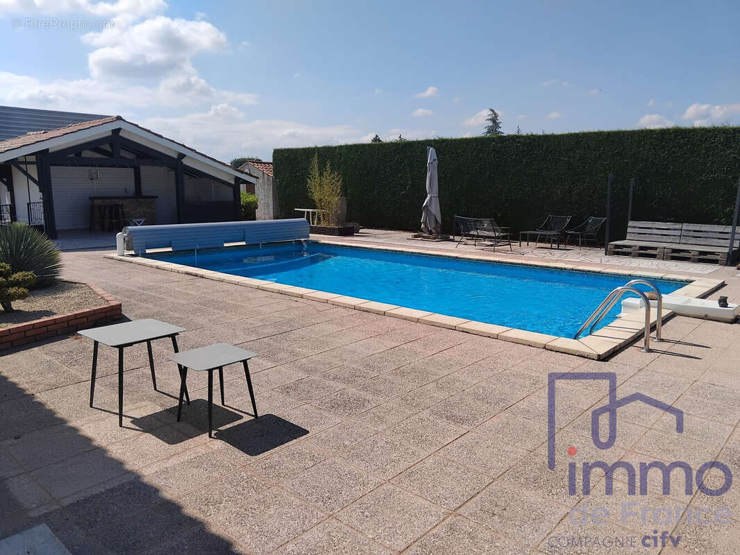 Maison 156 m² à Veauche  - photo 4