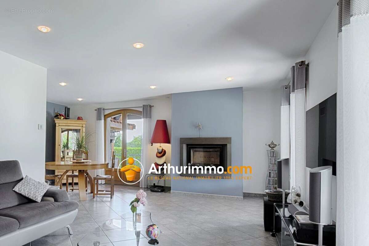 Maison à BOURGOIN-JALLIEU