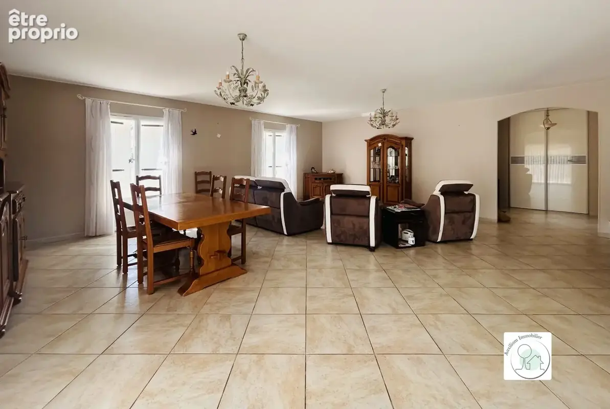 Maison 6 pièces 144 m² à vendre à Saint-Loubes (33450) - photo 3