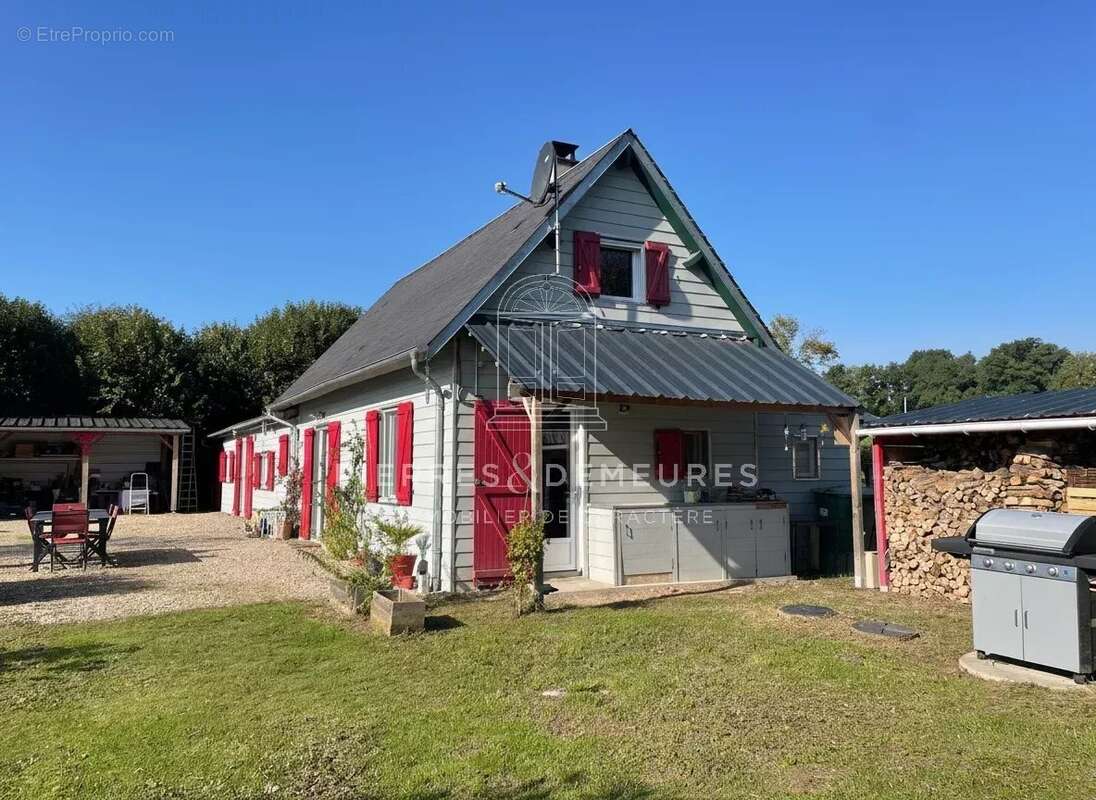 Maison à SAINT-BONNET-TRONCAIS