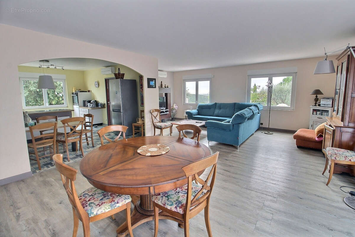 Maison à COMBAILLAUX