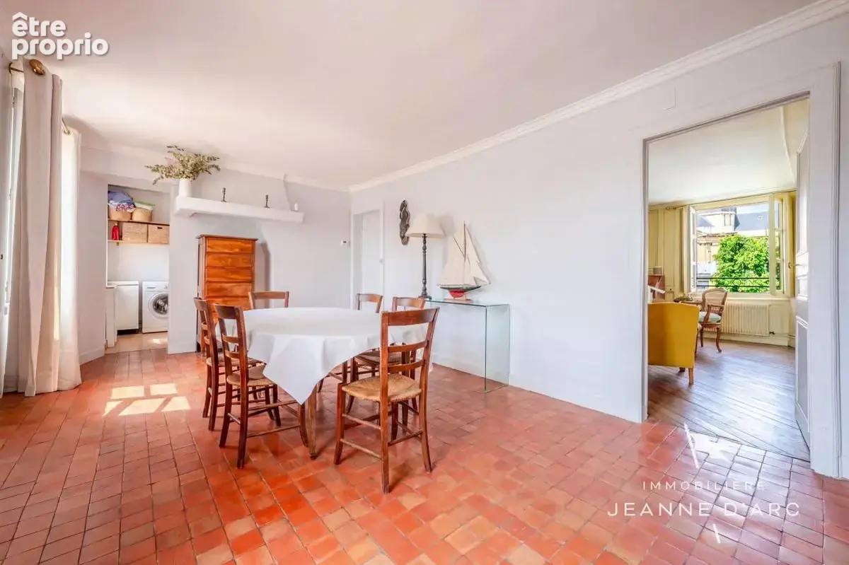 VERSAILLES - Superbe appartement familial de 143 m² Carrez - 176 au Sol - Dernier étage - 7 pièces 5 chambres - photo 7