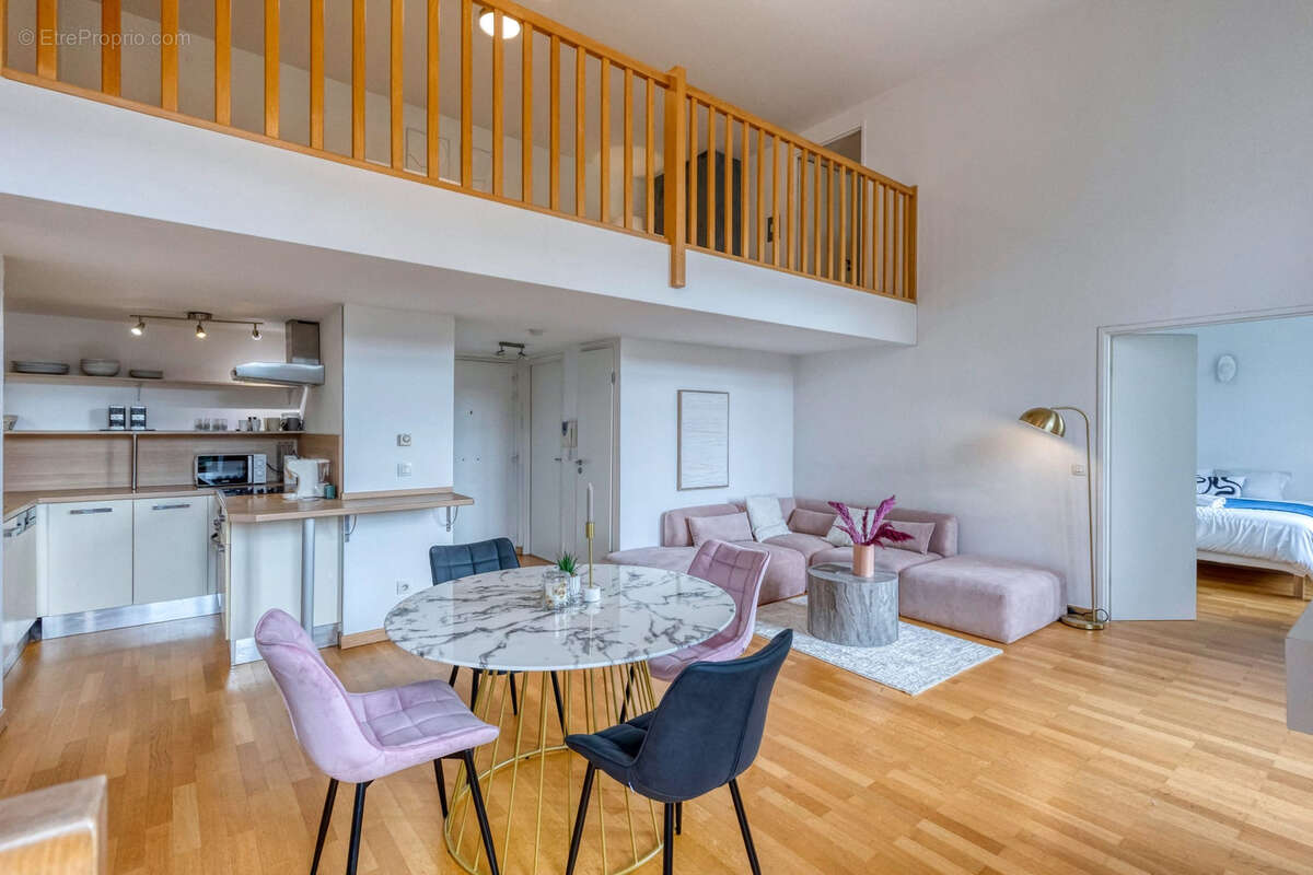 Exclusivité - GRENOBLE CASERNE DE BONNE- T3 Duplex et stationnement - photo 10