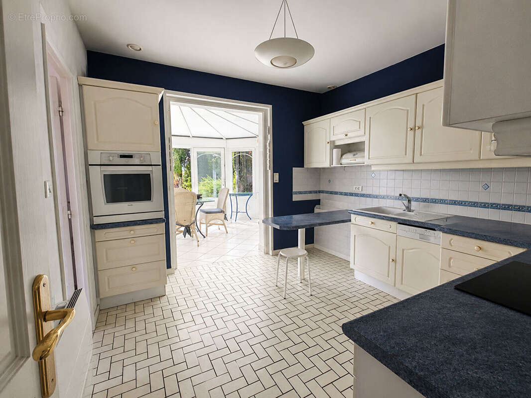Pavillon familial 136 m² 4 chambres Sous-sol complet - photo 3