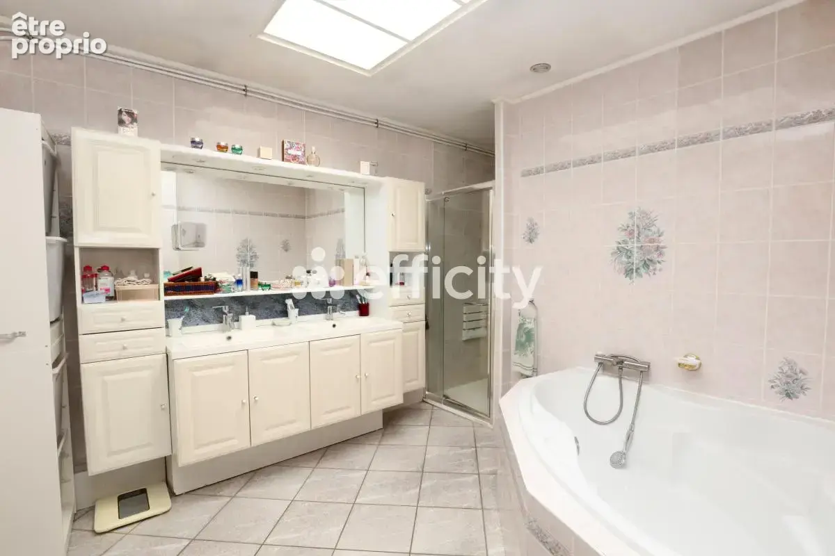 Maison 6 pièces 140 m² à vendre à Croix (59170) - photo 7