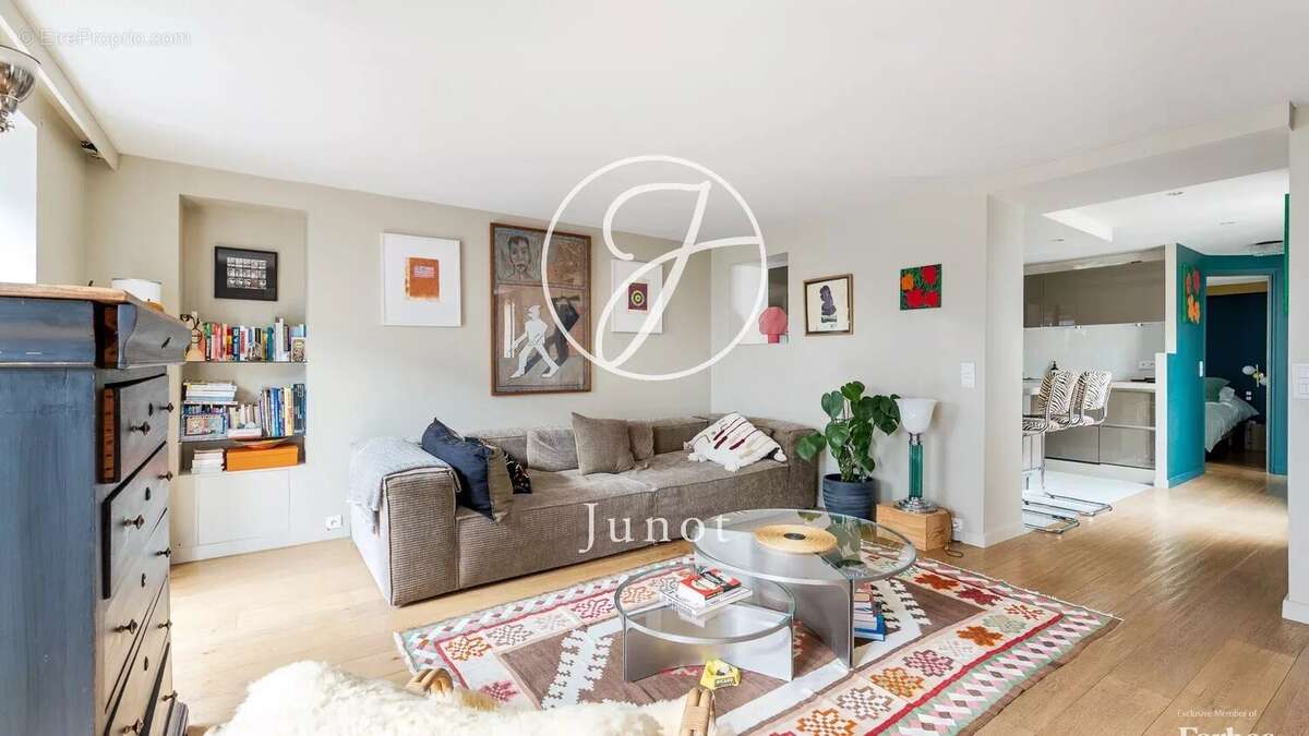 Appartement à PARIS-10E