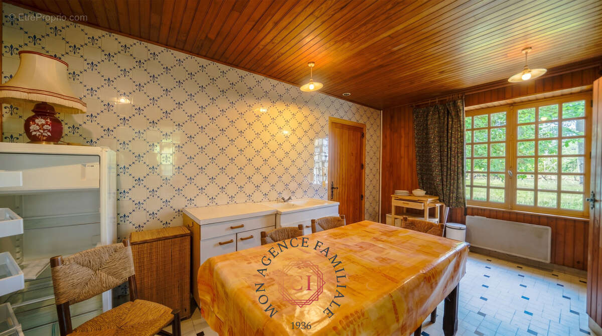 Maison 7 pièces de 173 m2 avec dépendances - photo 4
