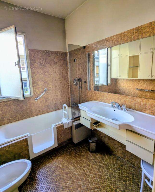 Appartement à PARIS-6E