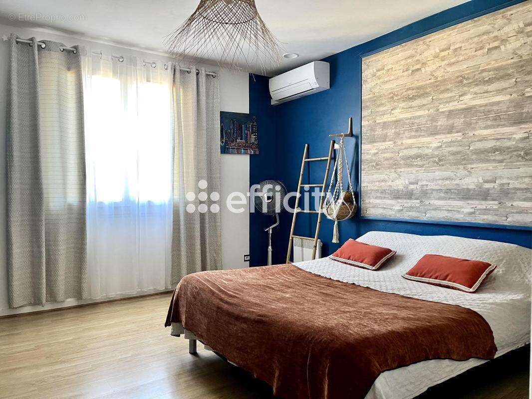 Maison à COURNONTERRAL