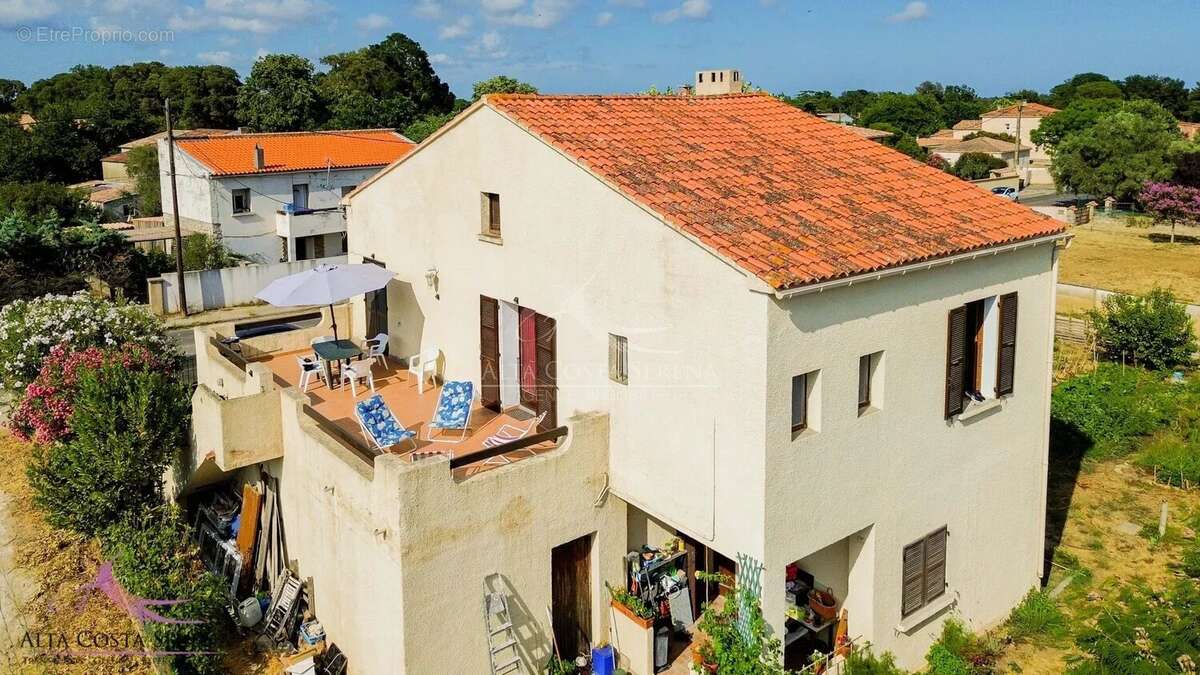 Haut de villa - morta (20243) - photo 10