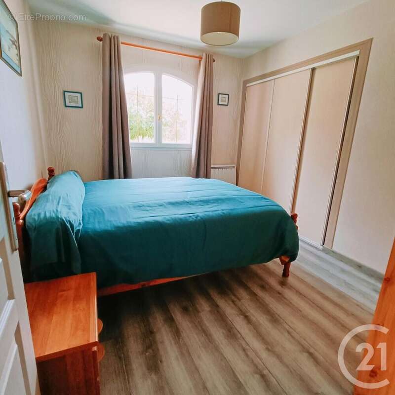 Maison à SAINT-CAPRAIS-DE-BLAYE