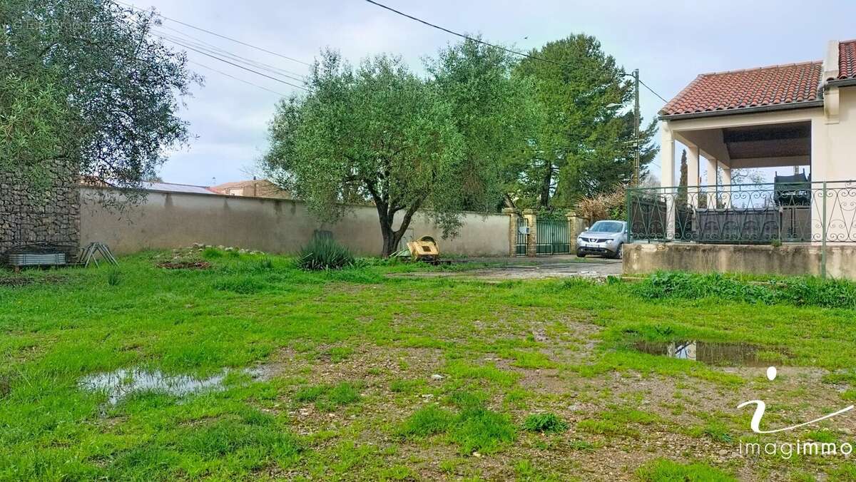 Terrain à COURNONTERRAL