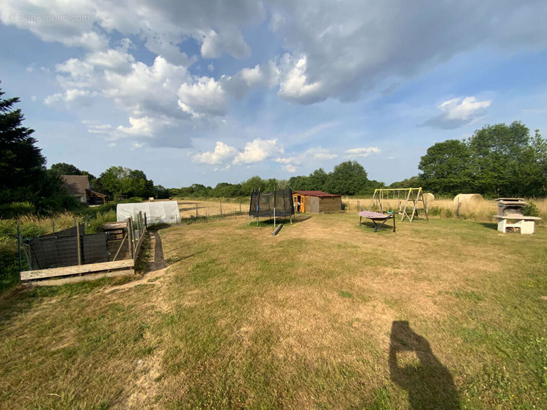 AUXY - Pavillon plain pied de 97 m² hab. (3 chambres). - photo 15
