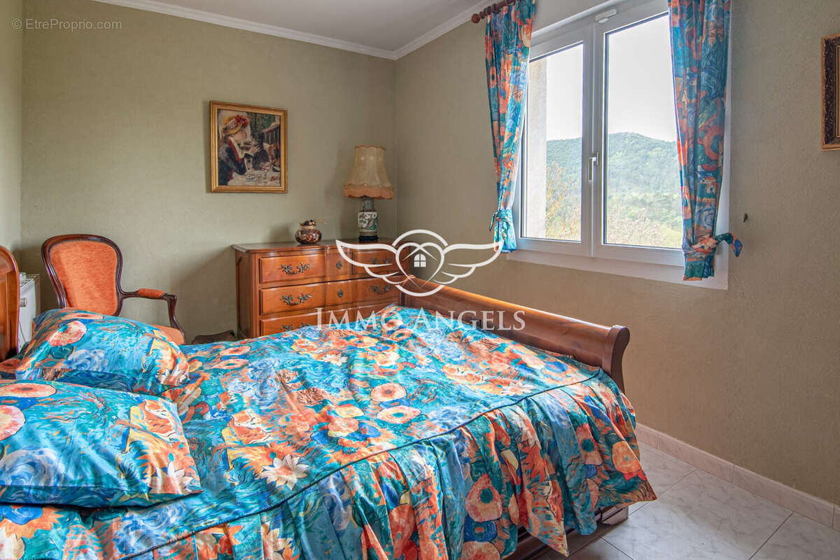 Maison à SAINT-PAUL-LE-JEUNE