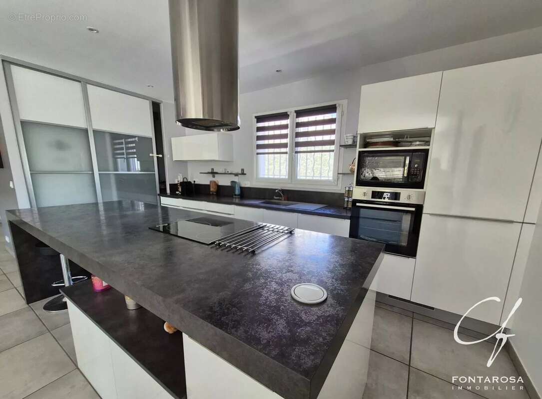 Maison à PUGET-SUR-ARGENS