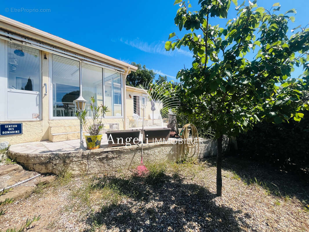 Maison à ROQUEBRUNE-SUR-ARGENS