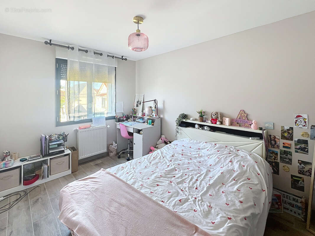 Maison à PARAY-VIEILLE-POSTE