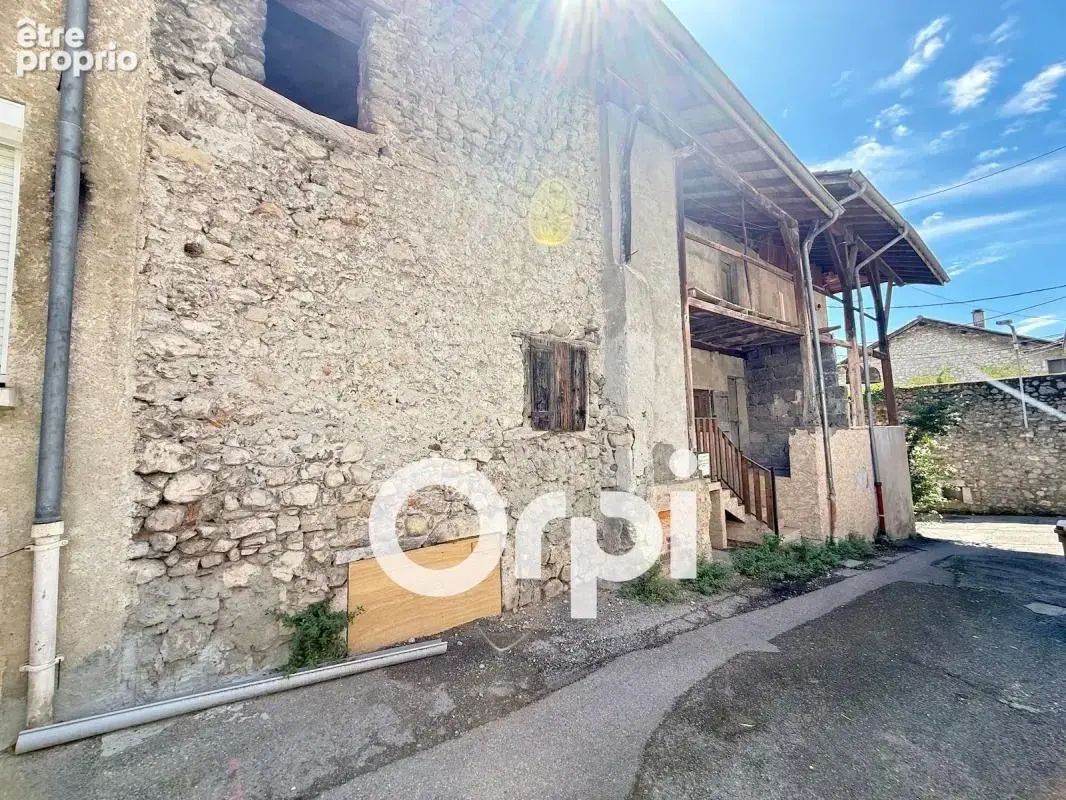 LUMBIN – Maison de ville de 114 m² à rénover - photo 5