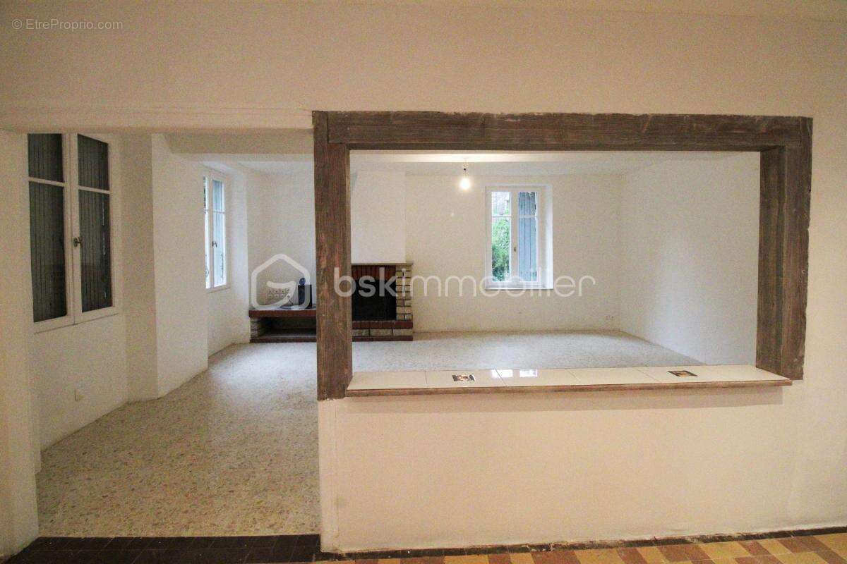 Maison à PLESSIS-SAINT-JEAN