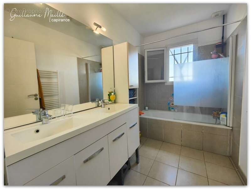 Maison à SAINT-THIBERY