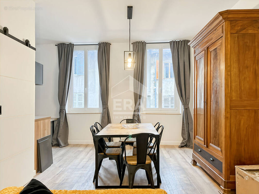 Appartement à MARSEILLE-8E