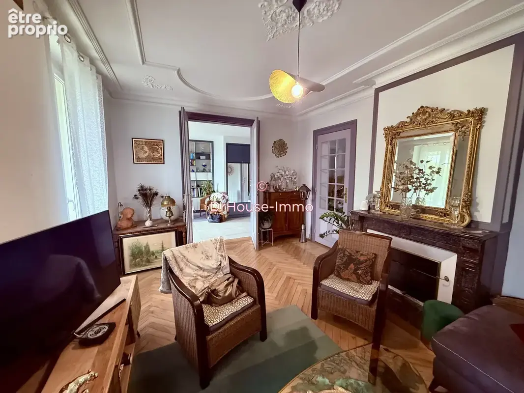 Maison 10 pièces 240 m² à vendre à Villenave-D'ornon (33140) - photo 2