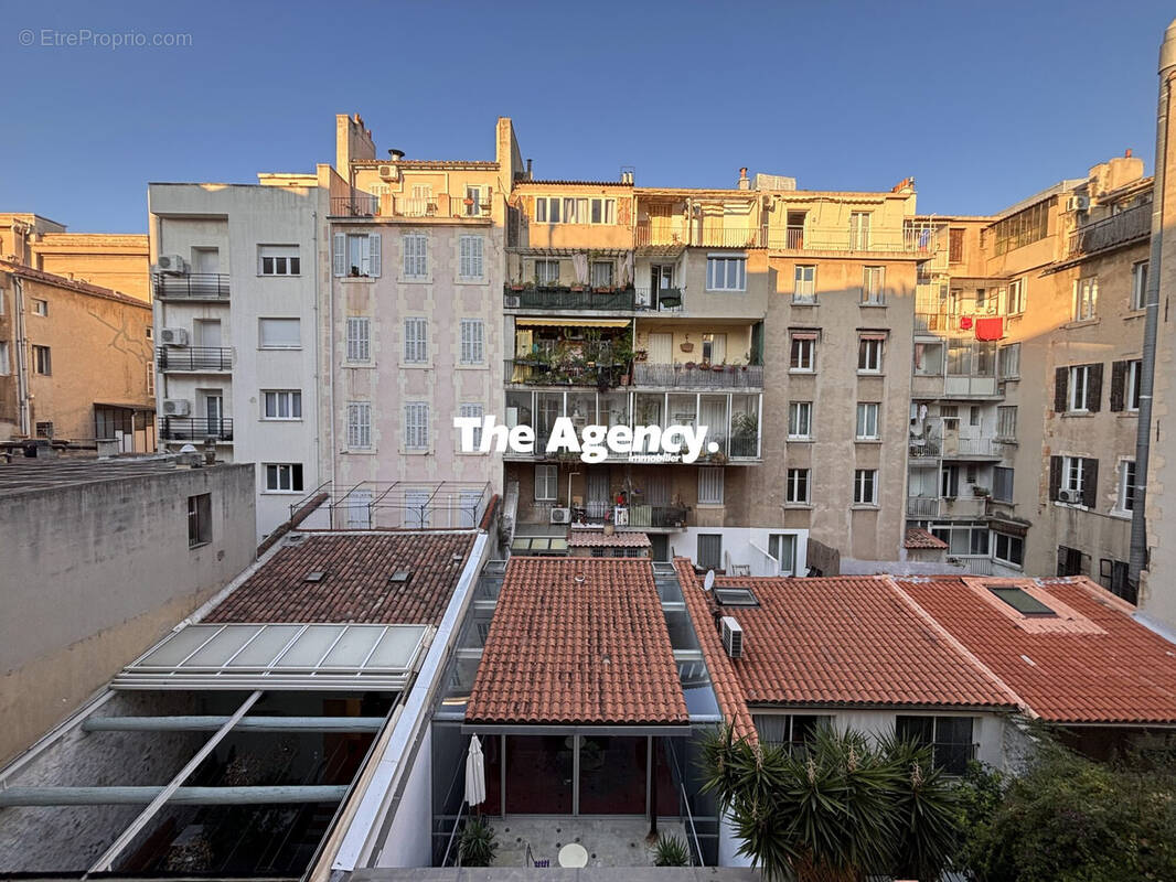 Appartement à MARSEILLE-1E