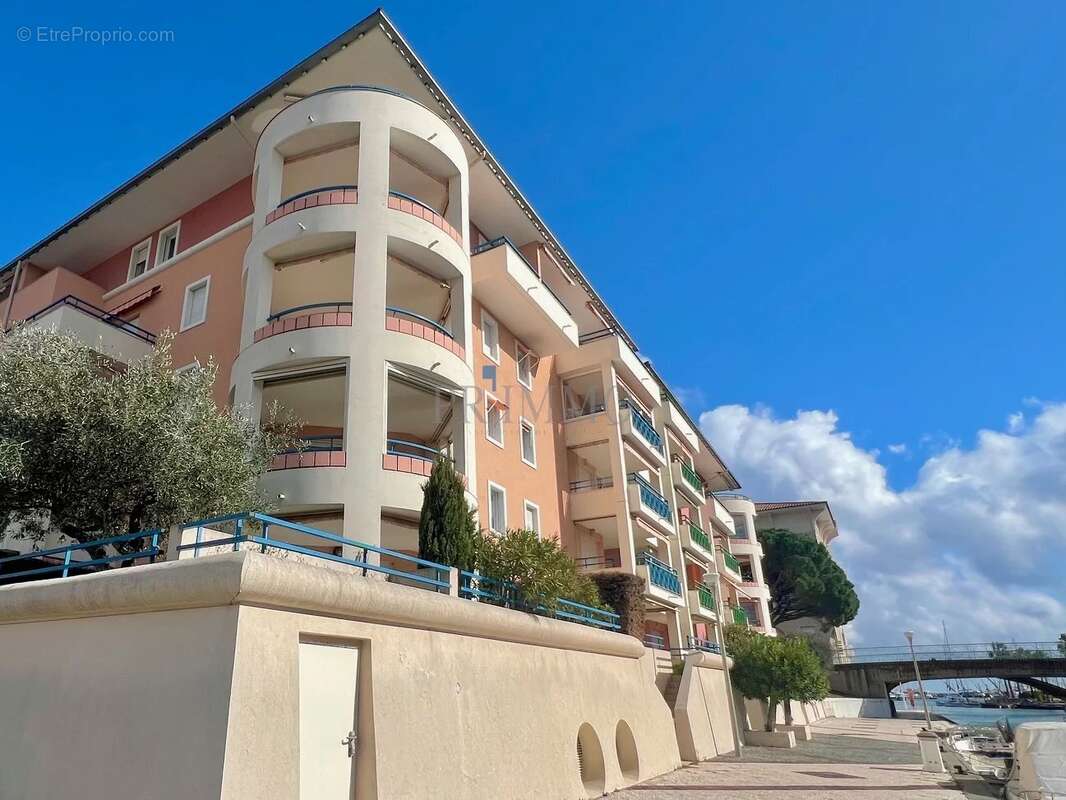 Appartement à FREJUS