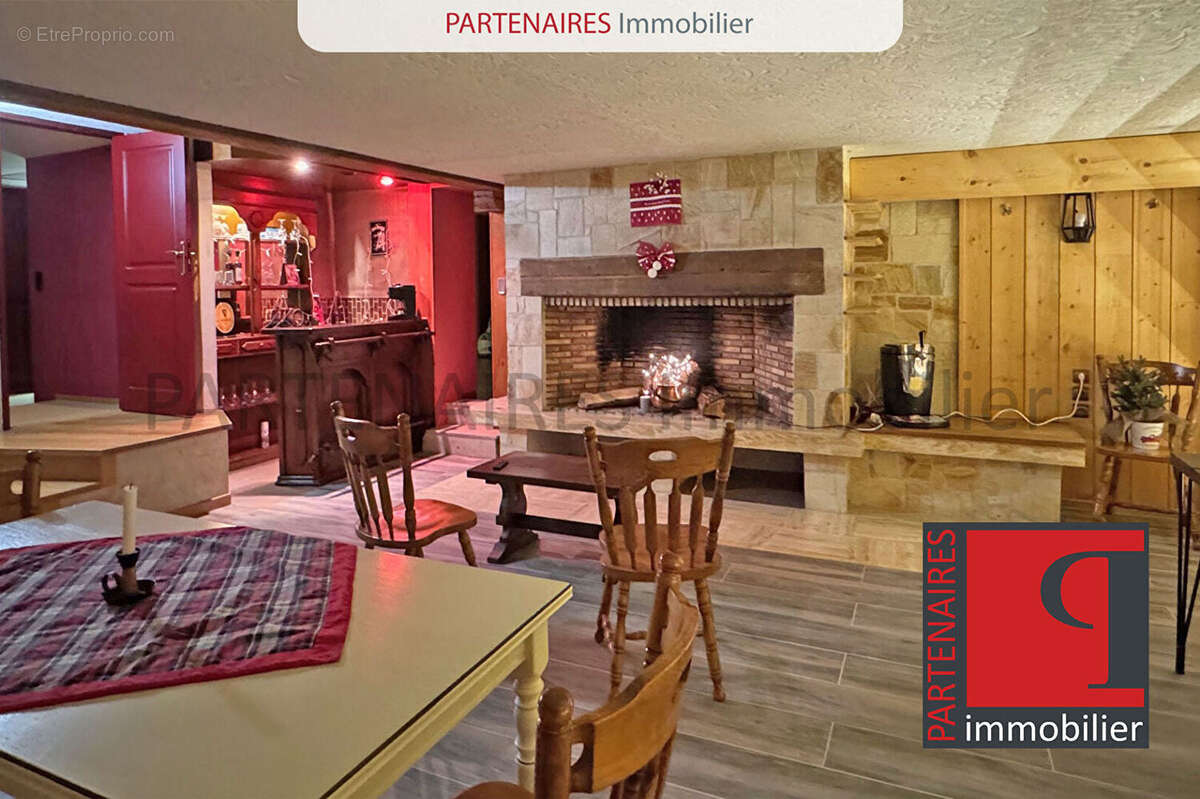 Maison à CRESPIERES