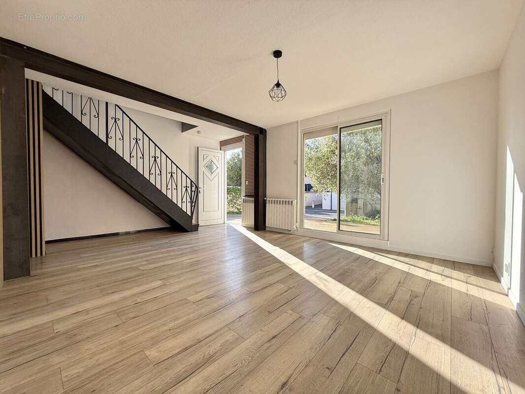 Maison à SAINT-ESTEVE