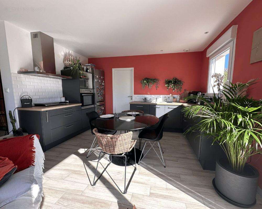 Maison à LES MATHES