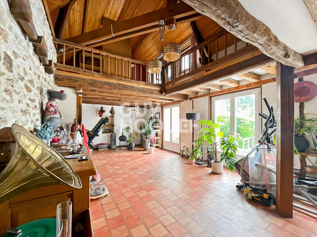 Maison à FONTENAY-TRESIGNY